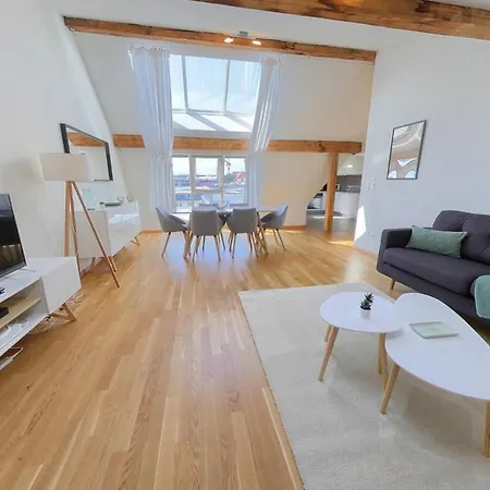 3-bed With Skylight Windows Rm4-6f Лозана