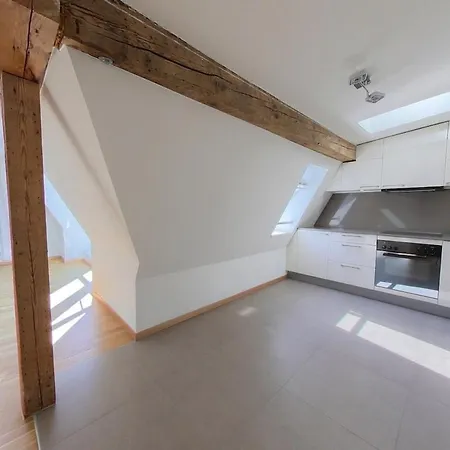 Apartmán 3-bed With Skylight Windows Rm4-6f